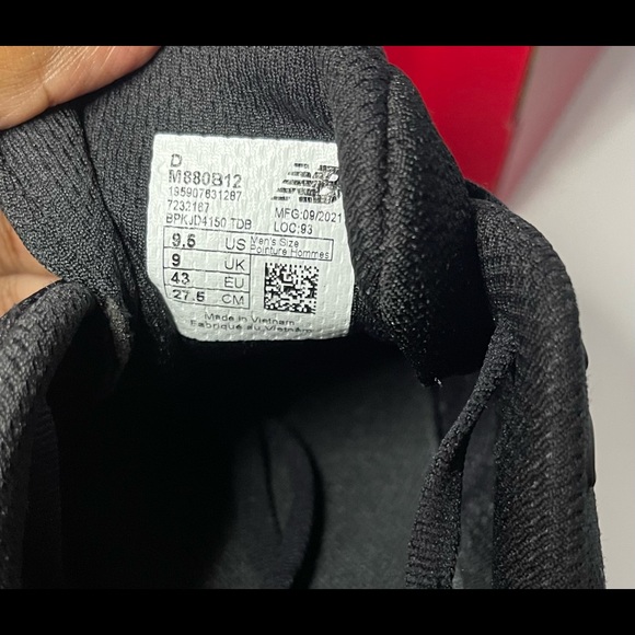 Gently worn New Balance Men’s 880v12 with box - Picture 4 of 10